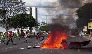 Brésil: violente manifestation contre le président Temer