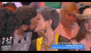 Zap TPMP : Cyril Hanouna embrasse Isabelle Morini-Bosc, le départ de Danielle Moreau... (vidéo)