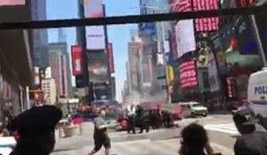 Une voiture fonce dans la foule à Times Square, New York