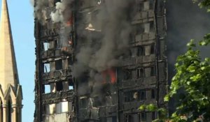 Incendie/Londres: les débris continuent de tomber de l'immeuble