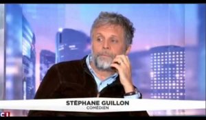 Nicolas Dupont-Aignan : Stéphane Guillon l'attaque sur le décès de sa mère et suscite la colère (vidéo)