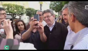 Jean-Luc Mélenchon agacé par un militant, il le recadre après un selfie (Vidéo) 