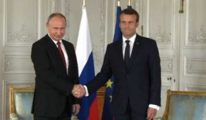 Versailles: Poutine accueilli par Macron au Grand Trianon