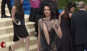 Kendall Jenner et sa robe très transparente - ZAPPING SEXY DU 10/05/2017