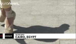 Une ballerine voilée enchante les rues du Caire