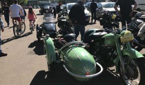 Expo de vieilles voitures et motos à Lisieux