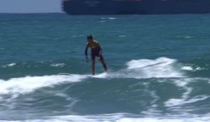 Refugié au Liban, un Syrien découvre la mer et le surf