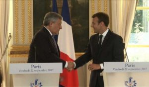 Emmanuel Macron a reçu Antonio Tajani à l'Élysée