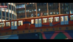 Londres : deux youtubeurs sautent du toit d'un métro dans une rivière (vidéo)