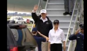 Donald Trump au Texas après l'ouragan Harvey : La tenue de Melania Trump choque (vidéo) 