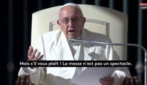 Le Pape François fustige les téléphones portables en pleine messe (vidéo)