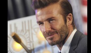 David Beckham sexy : il se déshabille pour la bonne cause ! (Vidéo)