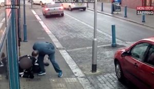 Un homme agresse violemment un policier à cause d'une contravention (Vidéo)