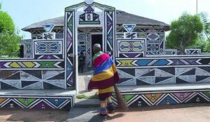 L'éternelle Esther Mahlangu veut transmettre l'art Ndebele