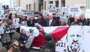 Turquie : procès d'un journaliste, les soutiens manifestent