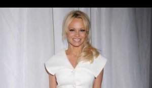 Pamela Anderson convaincue par sa mère de rejoindre Playboy