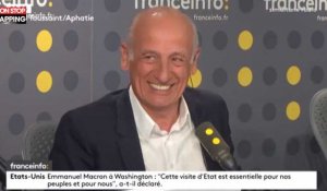 Jean-Michel Aphatie part en fou rire après un bug sur franceinfo (Vidéo)