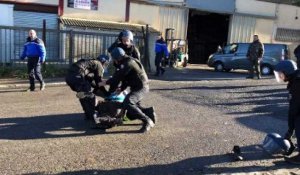 Bouc-Bel-Air : les gilets jaunes rassemblés devant la gendarmerie