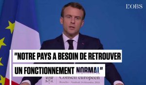 Macron appelle les "gilets jaunes" à "s'inscrire dans le processus démocratique"