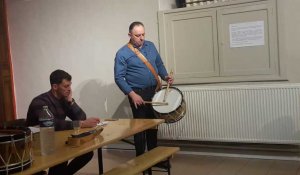 Binche: Impressionnante démonstration de tambour par Pol Canart