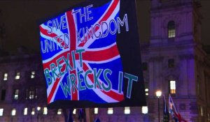 Brexit: réactions devant le Parlement après le rejet de l'accord