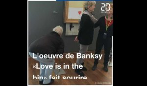 «Love is in the bin» de Banksy donne le sourire aux Allemands