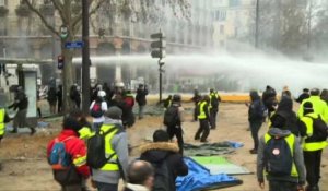 "Gilets jaunes": premières violences à Bastille, à Paris