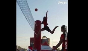 Ce sport est un mélange de footvolley acrobatique et de samba