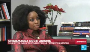 Chimamanda Ngozi Adichie : "C'est aux États-Unis que j'ai compris qu'être noire avait des conséquences"