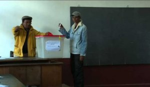 Madagascar vote pour trancher entre Ravalomanana et Rajoelina