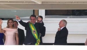 Bolsonaro promet de "rétablir l'ordre" au Brésil