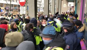 Le Mans. Gilets jaunes : les policiers chahutés 