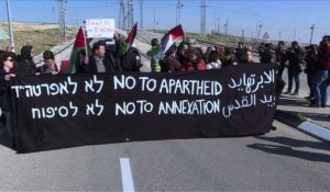 Manifestation contre une route séparée en 2 près de Jérusalem