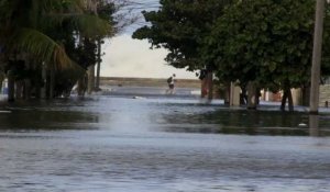 Cuba: la Havane inondée suite à des vents violents