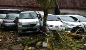 Indonésie: rues jonchées de débris après un tsunami "volcanique"