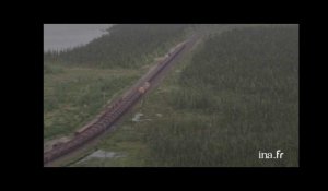 Canada, Québec : forêts, train, rivière