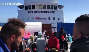 L'Espagne d'accord pour accueillir le navire avec 629 migrants