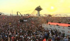 Izmir: meeting de Ince devant des milliers de supporters