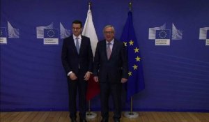 Pologne: Morawiecki limoge 2 ministres avant de voir Juncker