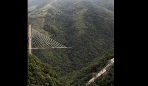 En Colombie, un pont en construction s'effondre