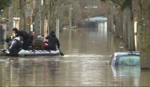 Inondations: Villeneuve-Saint-Georges a les pieds sous l'eau