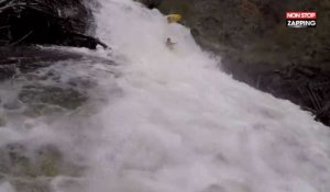 États-Unis : Un kayak se coupe en deux dans une chute d'eau (Vidéo)