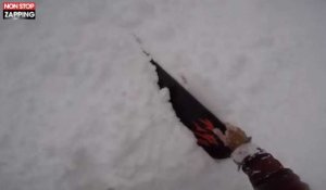 Un snowboardeur sauve son ami enseveli sous la neige (vidéo)