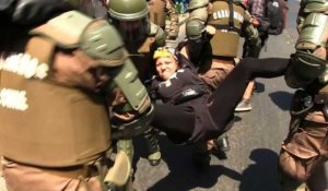Des manifestants arrêtés après la messe du pape à Santiago