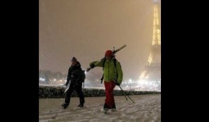 Bouchons, transports supprimés: la France bloquée par la neige