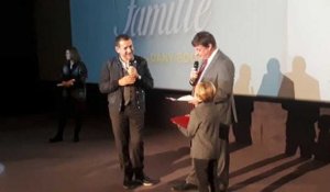 Paul-Olivier Delannois décerne le titre de Citoyen d'Honneur de la Ville de Tournai à Dany Boon