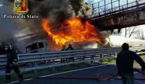 Italie: une voiture française percute un camion: 6 morts