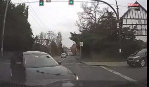 Deux voitures se crashent à cause d'un refus de priorité (vidéo) 