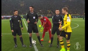 Roman Bürki : le drôle de rituel du gardien du Borussia Dortmund (vidéo)