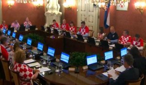 Croatie: conseil des ministres en maillot à damier